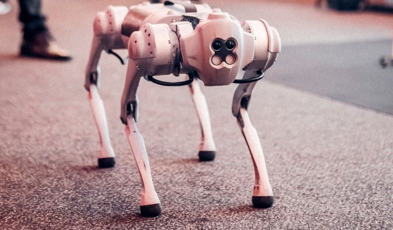2026’nın En Küçük GaN Sürücüsü: EPC33110 ile Robot & Drone Devrimi!